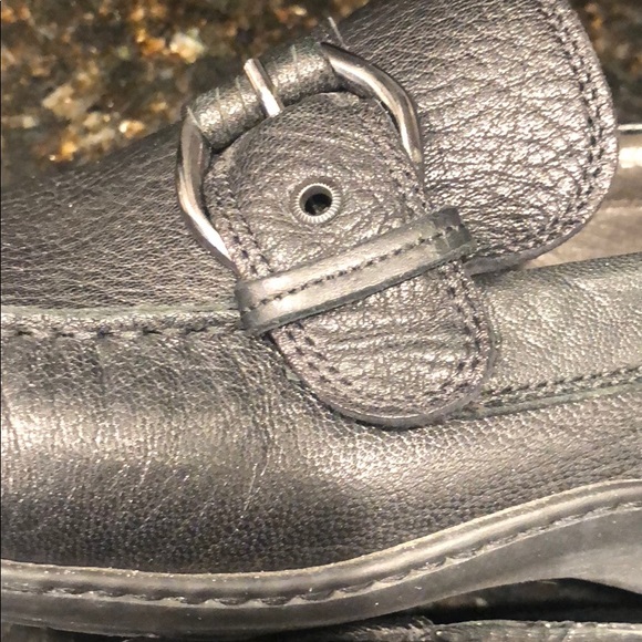 Black grain calf slip on loafer; great shape - Picture 4 of 8